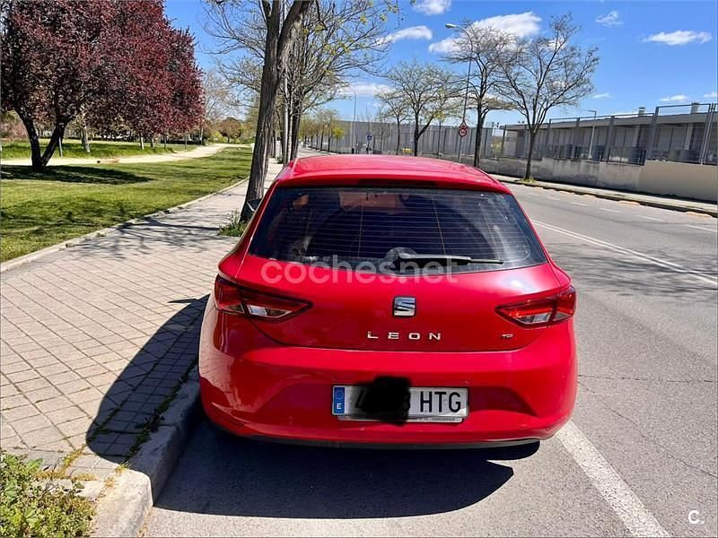 Usado Seat Leon Style 105 CV (77 kW) 2013 Rojo Berlina