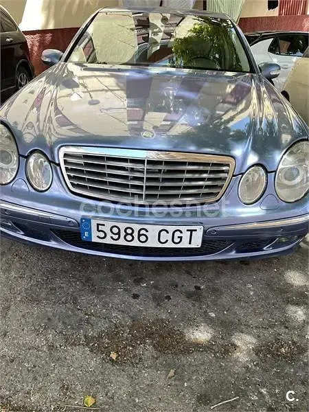 Usado Mercedes E320 Elegance 204 HP (150 kW) 2003 Azul Sedan