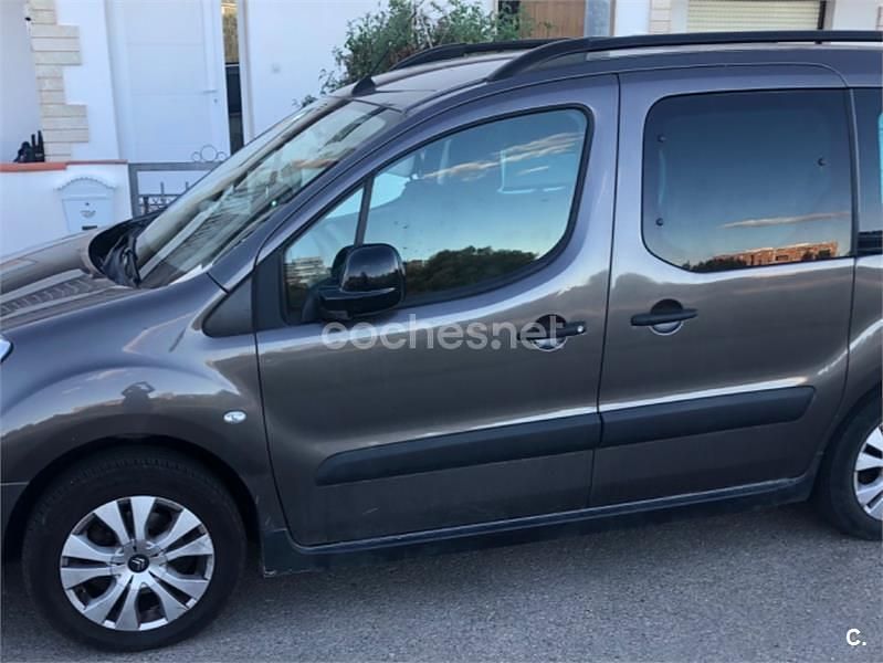 Gris / plata Usado 2016 Citroën Berlingo Feel Monovolumen | 12.800 € (Un poco caro) - Imagen 1/4