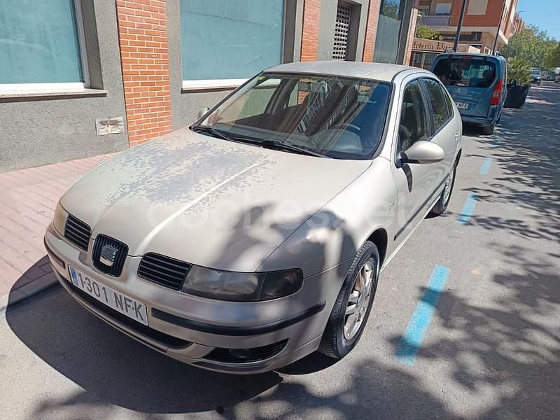 Gris / plata Usado 2003 Seat Leon Stella Berlina | 3000 € (Precio justo) - Imagen 1/4