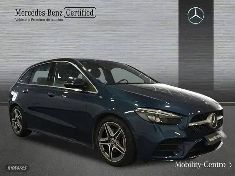 Usado Mercedes B200 AMG line 150 CV (110 kW) 2019 Denim blue  metallic paint Utilitario