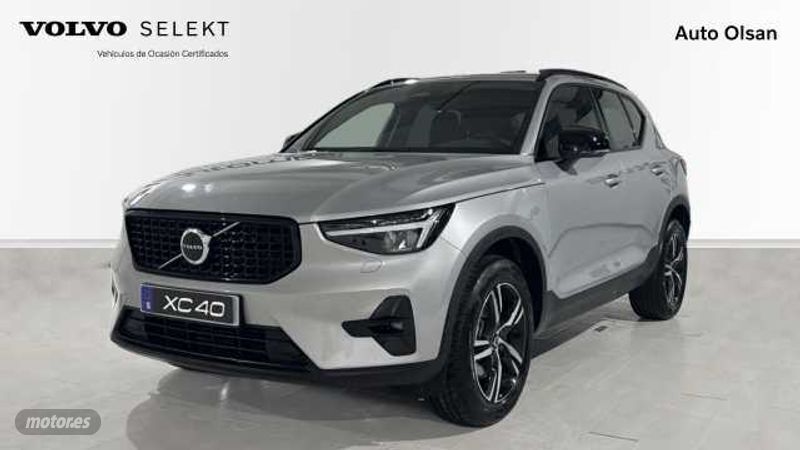 Plateado Usado 2024 Volvo XC40 Plus SUV | 42.900 € (Caro) - Imagen 1/4