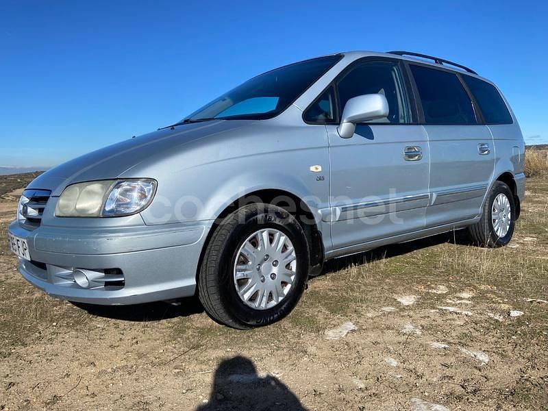 Gris / plata Usado 2007 Hyundai Trajet GLS Monovolumen | 3200 € - Imagen 1/4
