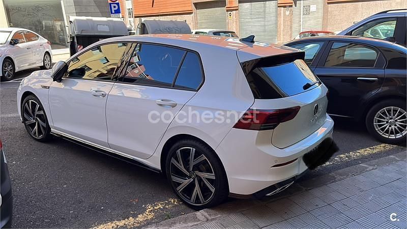 Usado VW Golf VIII R-line 131 CV (96 kW) 2024 Blanco Familiar