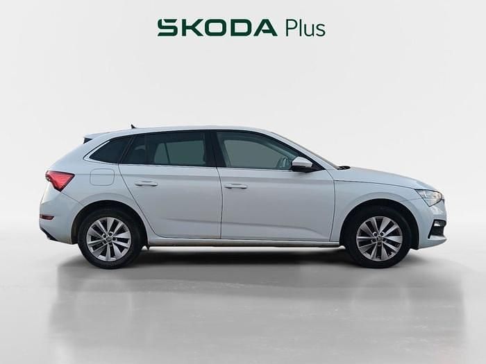 Usado Skoda Scala Ambition 110 CV (80 kW) 2024 Blanco Utilitario