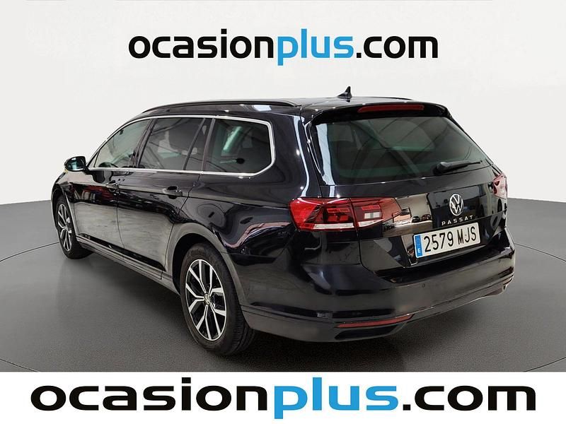 Usado VW Passat Executive 150 CV (110 kW) 2023 Gris Familiar