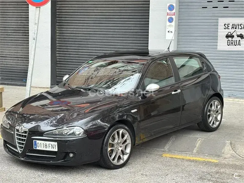 Usado Alfa Romeo 147 120 CV (88 kW) 2007 Negro Utilitario