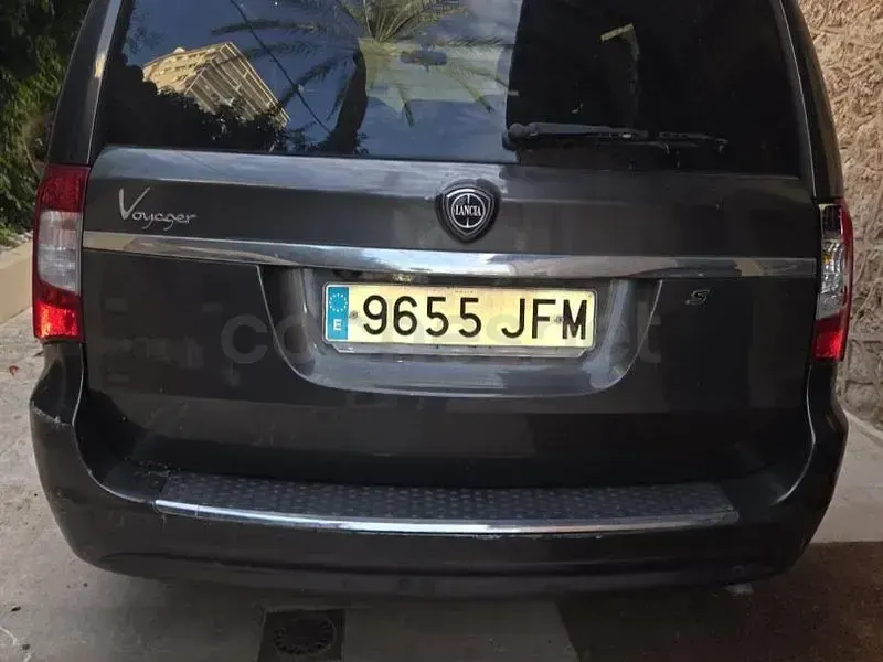 Usado Lancia Voyager S 177 CV (130 kW) 2015 Gris / plata Monovolumen
