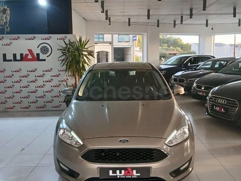 Usado Ford Focus Sport 115 CV (84 kW) 2014 Beige Berlina