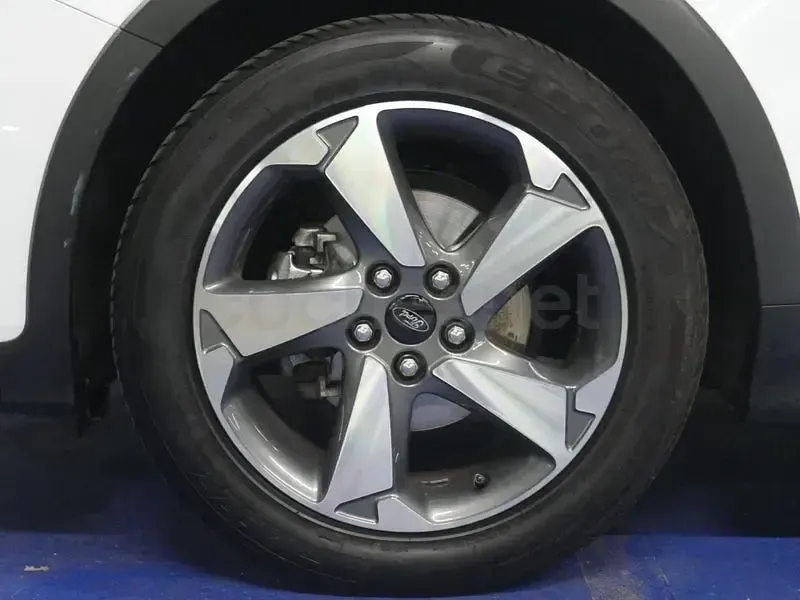 Usado Ford Focus Active 120 CV (88 kW) 2021 Blanco Berlina