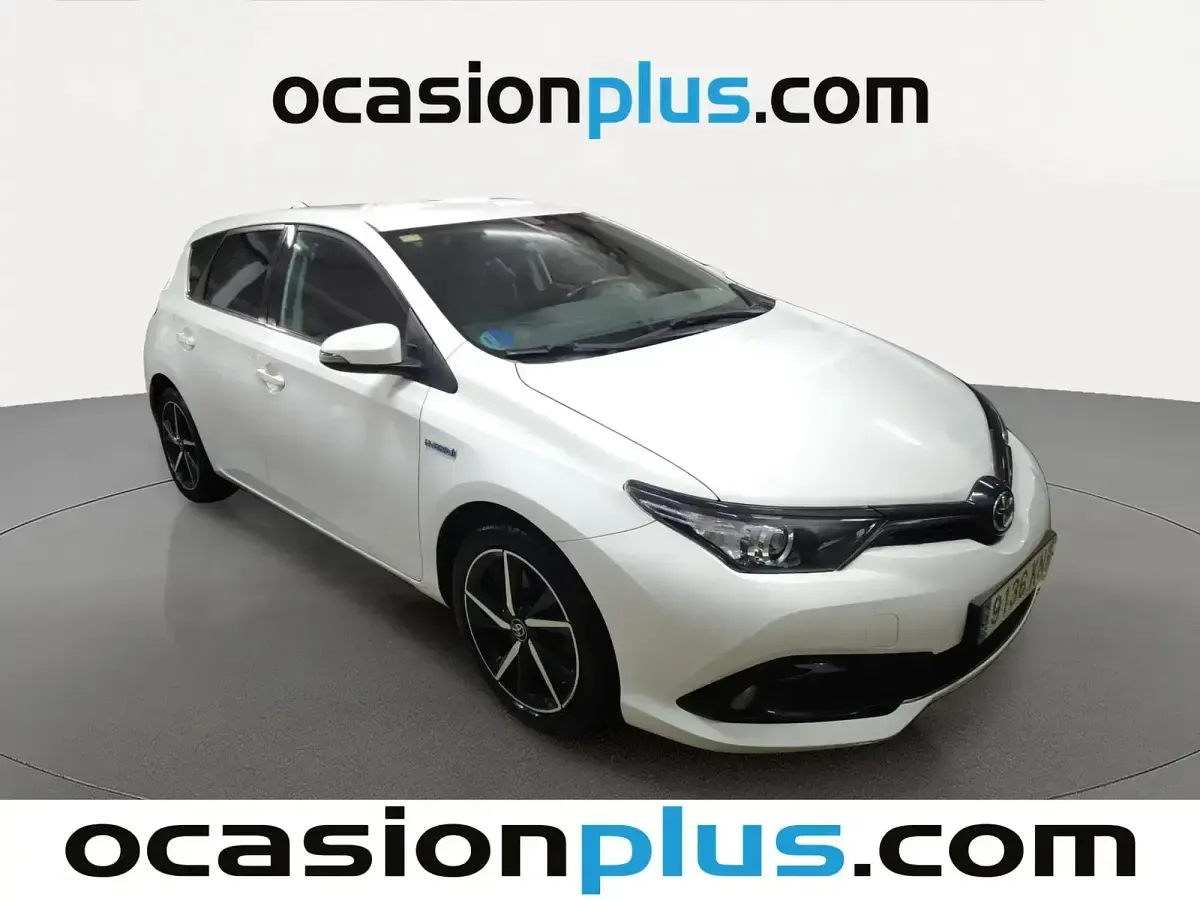 Usado Toyota Auris Hybrid Edition 136 CV (100 kW) 2018 Blanco Berlina