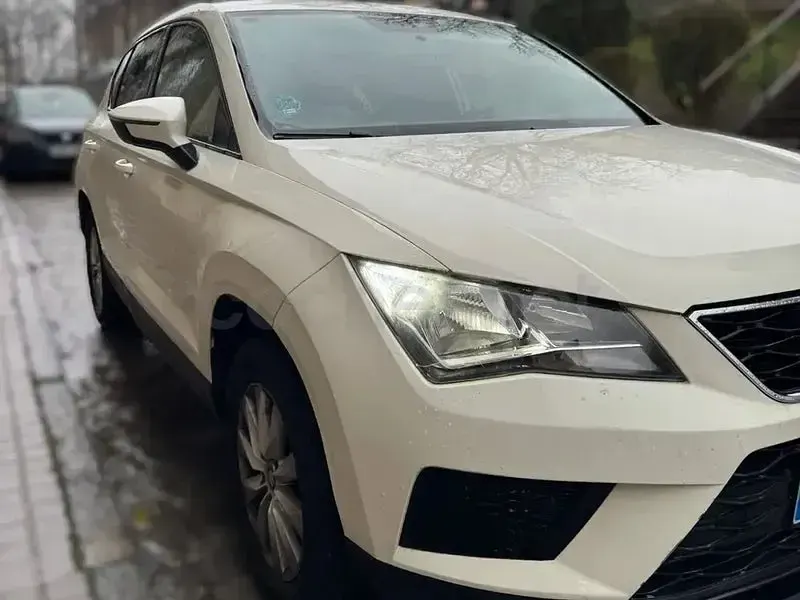 Käytetty Seat Ateca Reference 115 HP (84 kW) 2017 Harmaa Katumaasturi