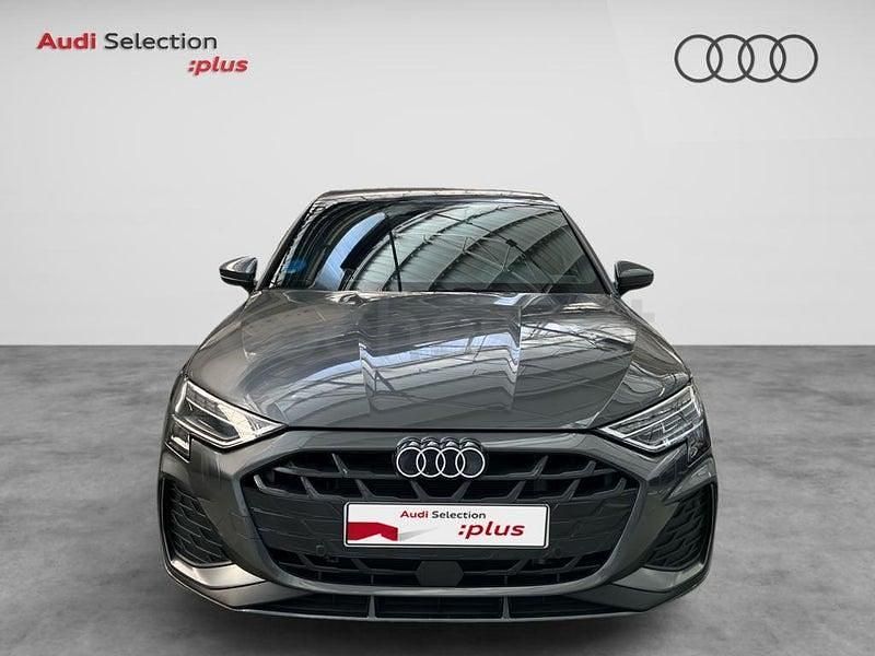 Usado Audi A3 S-Line 204 CV (150 kW) 2025 Gris / plata Berlina