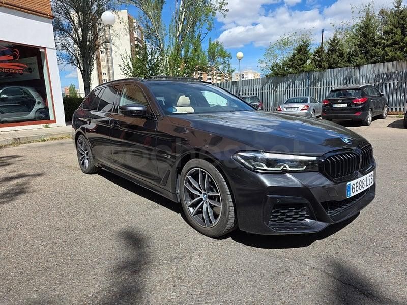 Usado BMW 530e Comfort Edition 292 CV (214 kW) 2022 Gris / plata Familiar