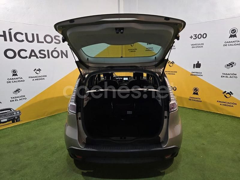 Usado Renault Scénic III Dynamique 110 CV (80 kW) 2013 Beige Monovolumen