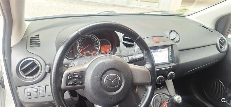 Usado Mazda 2 Style 75 CV (55 kW) 2014 Blanco Berlina