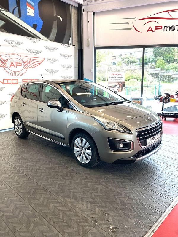 Usado Peugeot 3008 Allure 121 CV (88 kW) 2016 Beige Berlina
