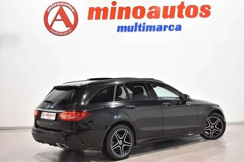 Usado Mercedes C300e AMG line 310 CV (228 kW) 2020 Negro Familiar