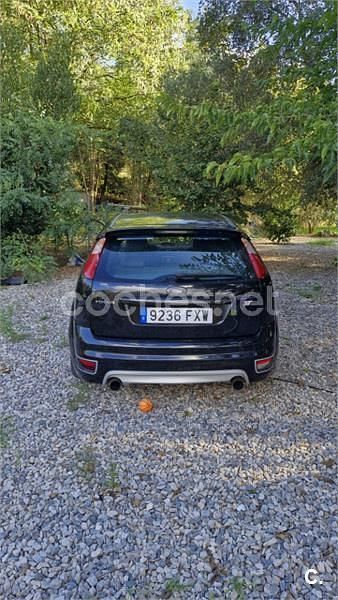 Usado Ford Focus ST 225 CV (165 kW) 2007 Negro Berlina