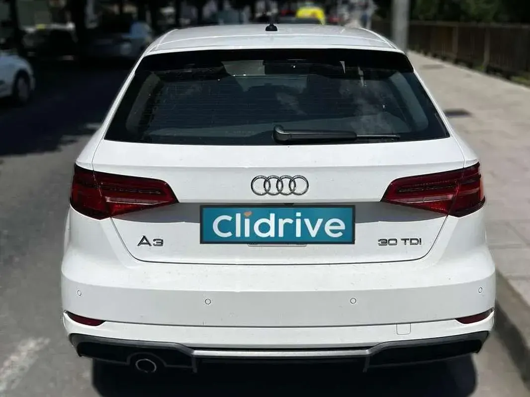 Usado Audi A3 Sportback Design 116 CV (85 kW) 2019 Blanco Utilitario