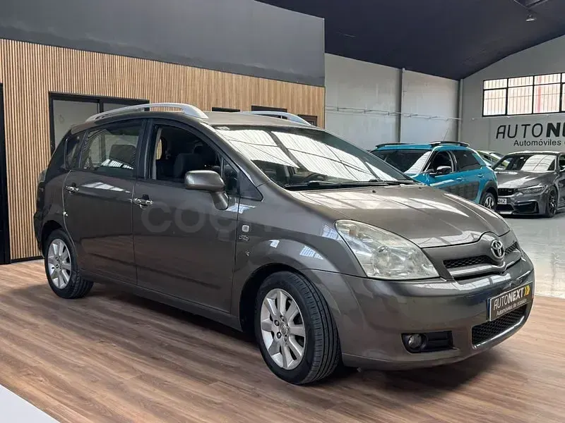 Usado Toyota Corolla Verso Sol 116 CV (85 kW) 2005 Beige Monovolumen