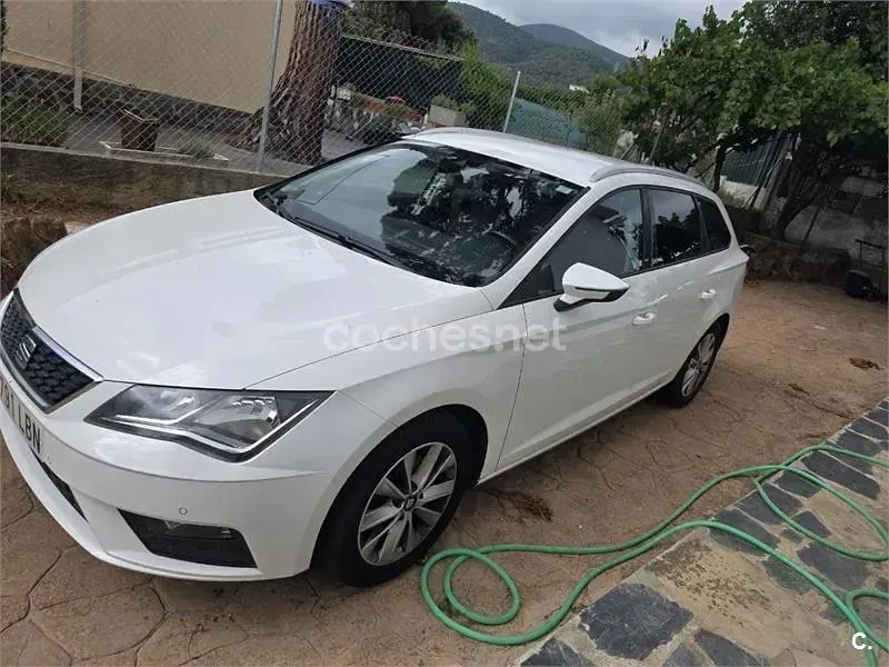 Usado Seat Leon ST Style 115 CV (84 kW) 2019 Blanco Familiar