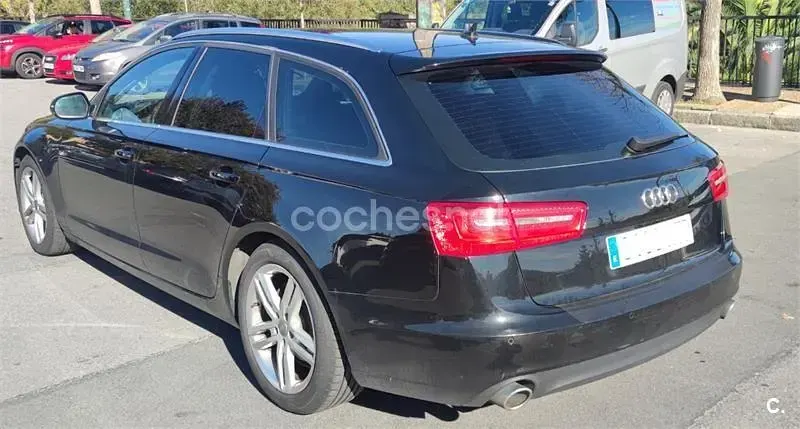 Usado Audi A6 204 CV (150 kW) 2012 Negro Familiar