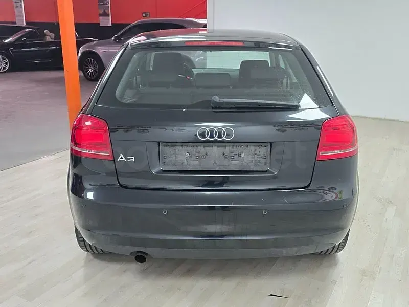 Usado Audi A3 Ambiente 102 CV (75 kW) 2008 Gris / plata Utilitario