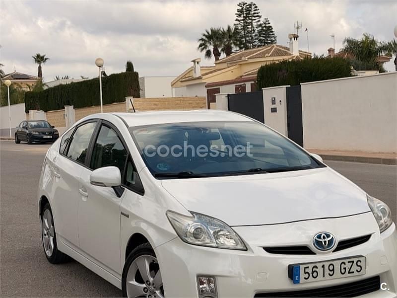 Usado Toyota Prius Advance 136 CV (100 kW) 2010 Blanco Utilitario