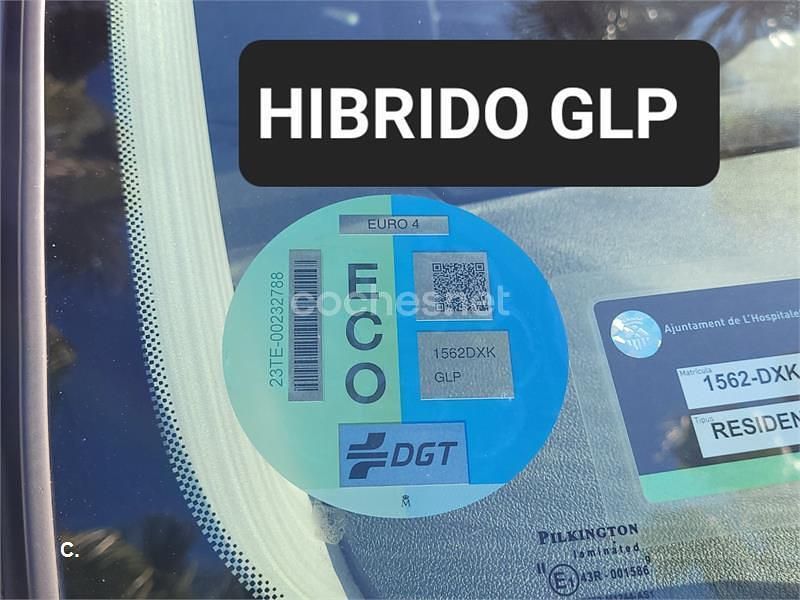 Usado Ford Focus Trend 100 CV (73 kW) 2006 Gris / plata Berlina