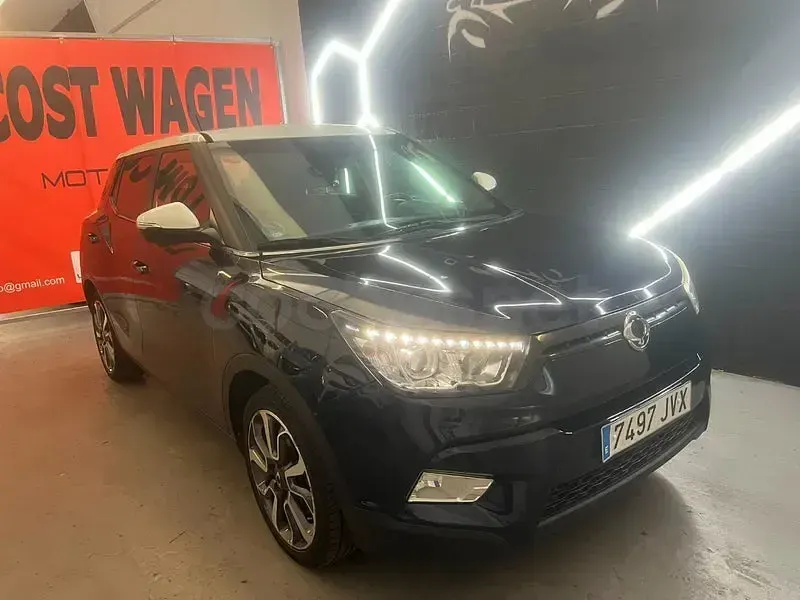Usado SsangYong Tivoli 115 CV (84 kW) 2016 Azul SUV