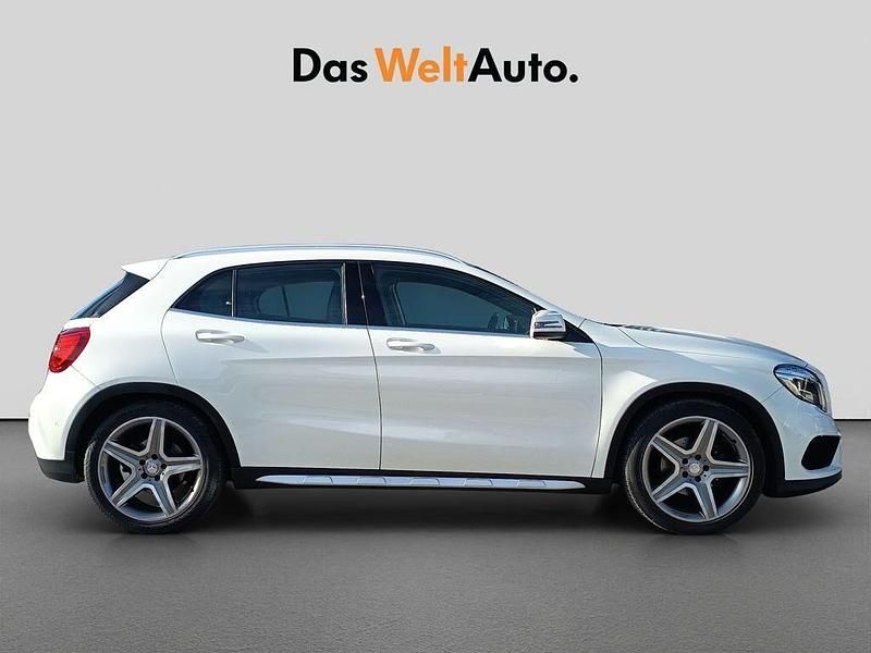 Usado Mercedes GLA200 AMG line 136 CV (100 kW) 2015 Blanco SUV