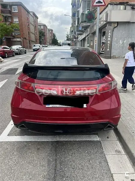 Usado Honda Civic Luxury 140 CV (102 kW) 2011 Rojo Berlina