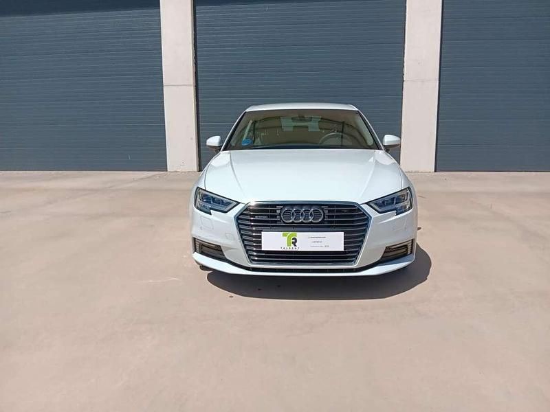 Usado Audi A3 Sportback e-tron Design 204 CV (150 kW) 2020 Blanco Utilitario