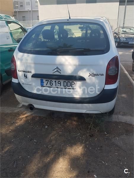 Blanco Usado 2004 Citroën Xsara Picasso Exclusive Monovolumen | 2000 € (Precio justo) - Imagen 1/4