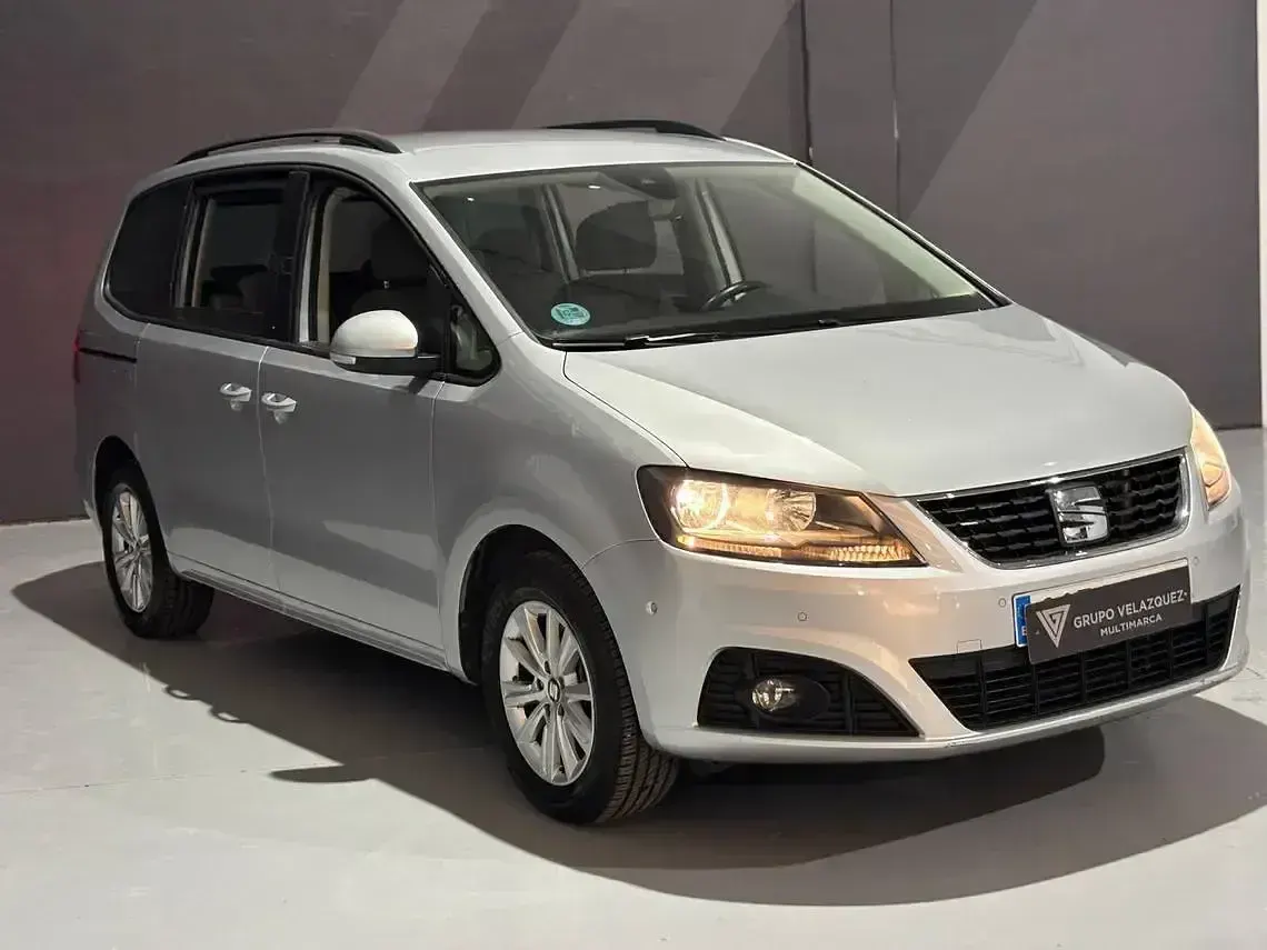 Usado Seat Alhambra Style 150 CV (110 kW) 2022 Gris Monovolumen