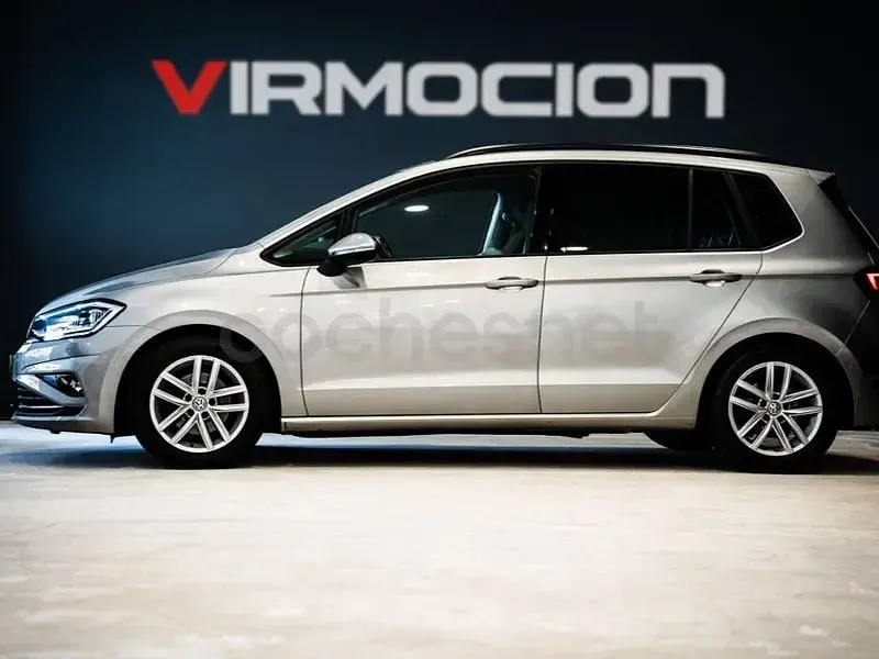 Usado VW Golf Sportsvan Advance 130 CV (95 kW) 2018 Gris / plata Monovolumen