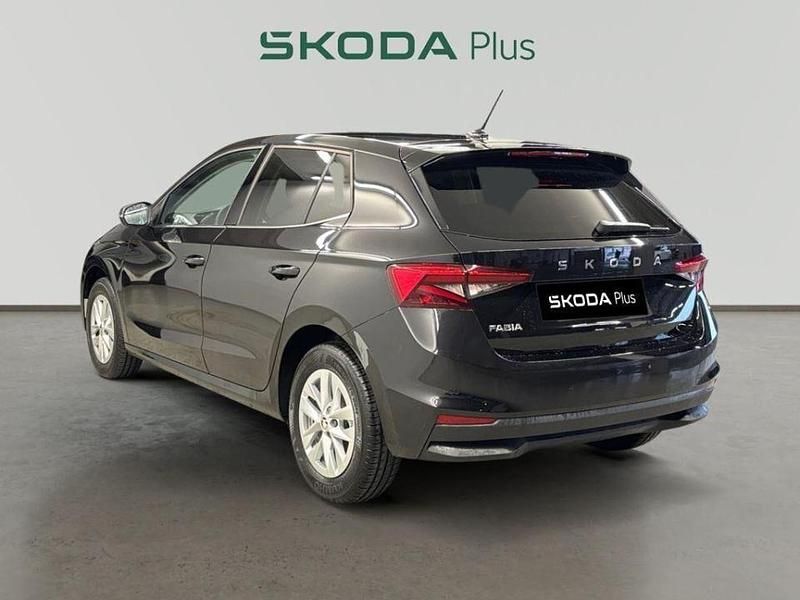 Usado Skoda Fabia Selection 116 CV (85 kW) 2024 Negro Utilitario