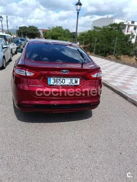 Usado Ford Mondeo Titanium 150 CV (110 kW) 2016 Rojo Berlina