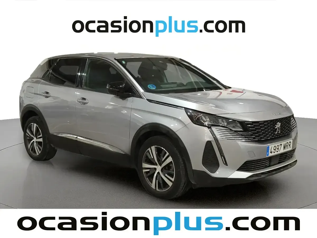 Usado Peugeot 3008 Allure 136 CV (100 kW) 2024 Gris SUV