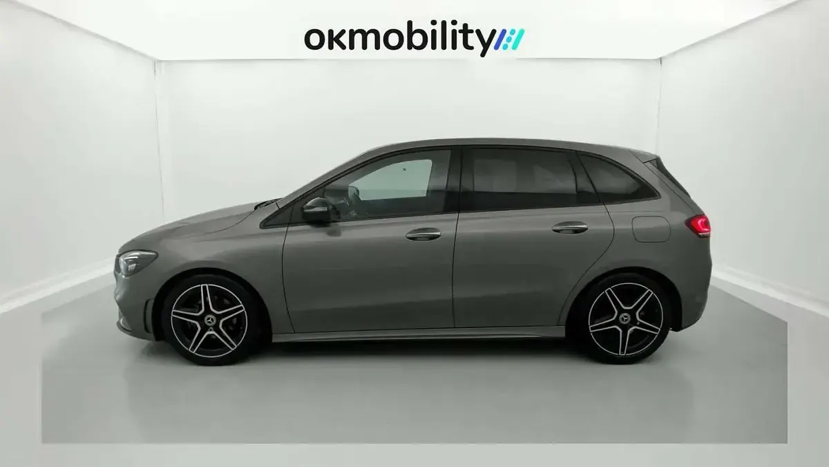 Usado Mercedes B200 150 CV (110 kW) 2022 Plateado Utilitario