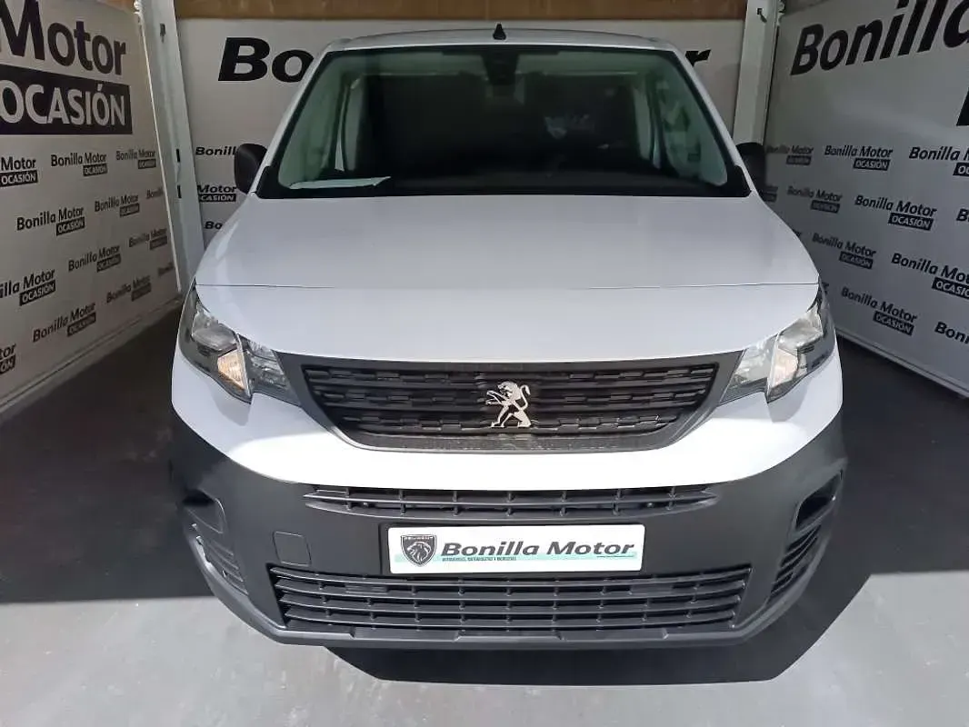 Usado Peugeot Partner 102 CV (75 kW) 2024 Blanco Monovolumen