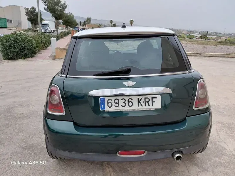 Usado Mini Cooper D 110 CV (80 kW) 2009 Verde Utilitario