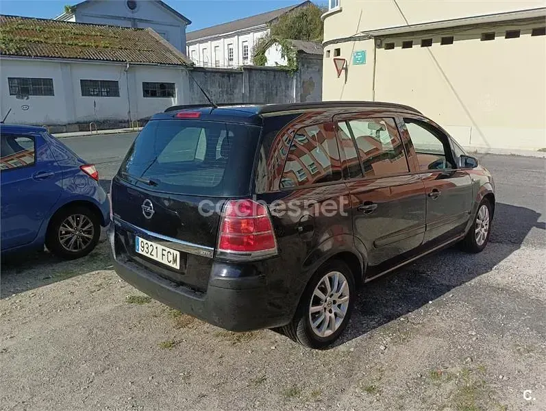 Usado Opel Zafira Enjoy 100 CV (73 kW) 2006 Negro Monovolumen