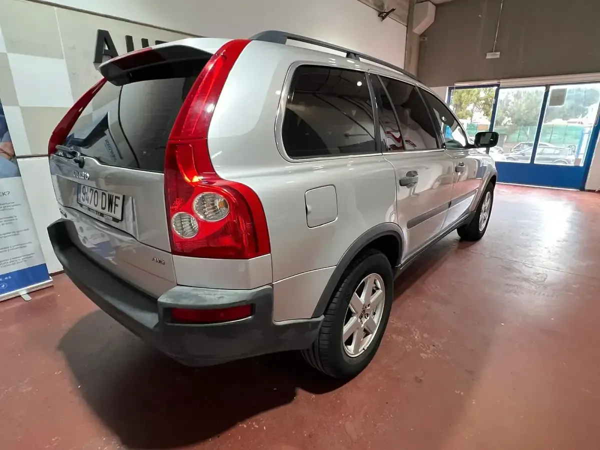 Usado Volvo XC90 Momentum 185 HP (136 kW) 2006 Cinzento SUV