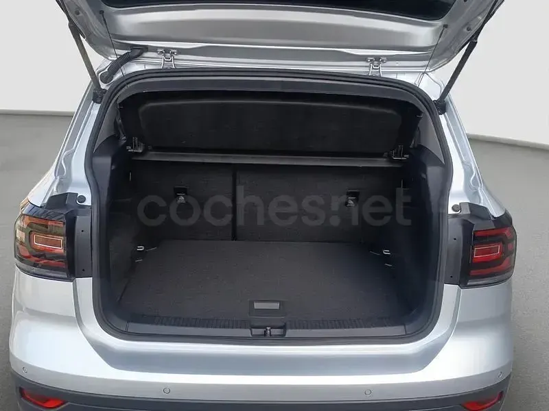 Usado VW T-Cross Sportline 110 CV (80 kW) 2022 Gris / plata SUV