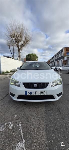 Usado Seat Leon ST Style 105 CV (77 kW) 2013 Blanco Familiar