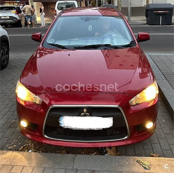 Rojo Usado 2010 Mitsubishi Lancer Sportback Invite Berlina | 4500 € - Imagen 1/4