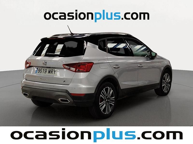 Usado Seat Arona FR 115 CV (84 kW) 2024 Gris SUV