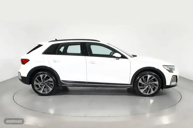 Usado Audi A3 e-tron Ambiente 150 CV (110 kW) 2025 Blanco Utilitario